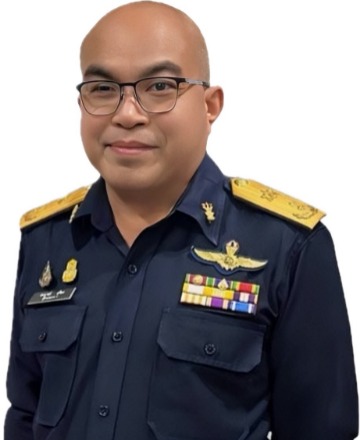 นายสมบูรณ์  สุริยะ