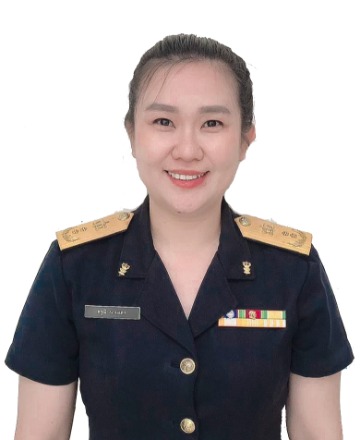 นางดรุณี  นามแสง